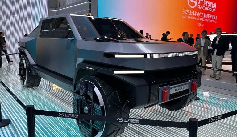 Cybertruck Tesla Pimpin Iring-iringan Trump dan Elon Musk di Qatar 2025: Simbol Inovasi dan Diplomasi