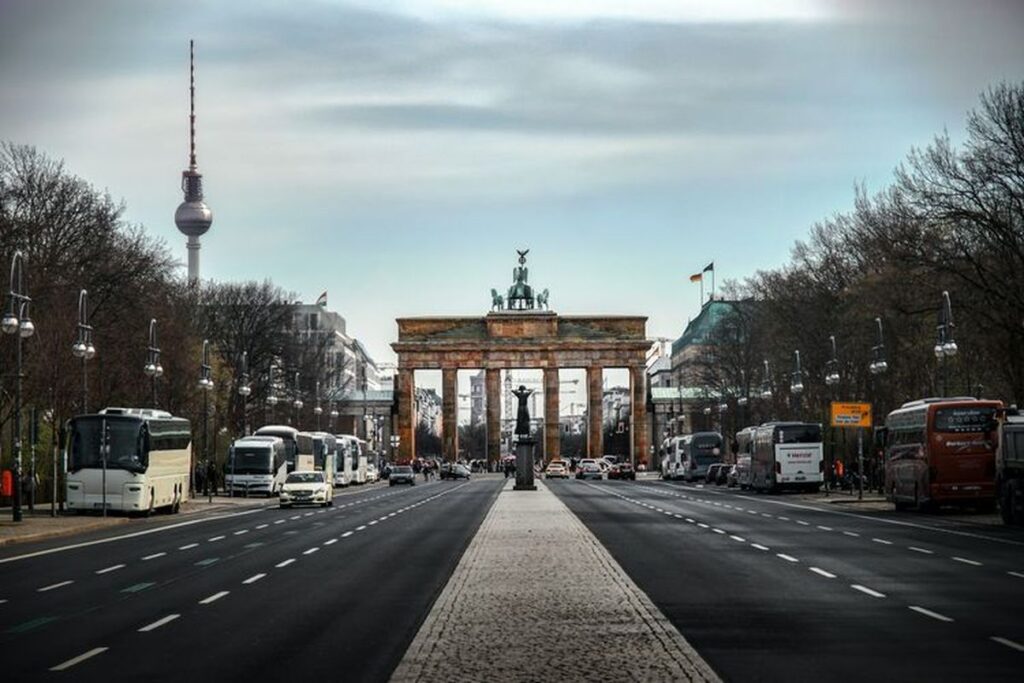 Jerman dalam Resesi 2025: Pemerintah Mendorong Warga Bekerja Lebih Banyak
