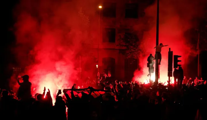 300 Orang Ditangkap Usai Bentrok dengan Polisi Saat Perayaan Kemenangan PSG di Liga Champions