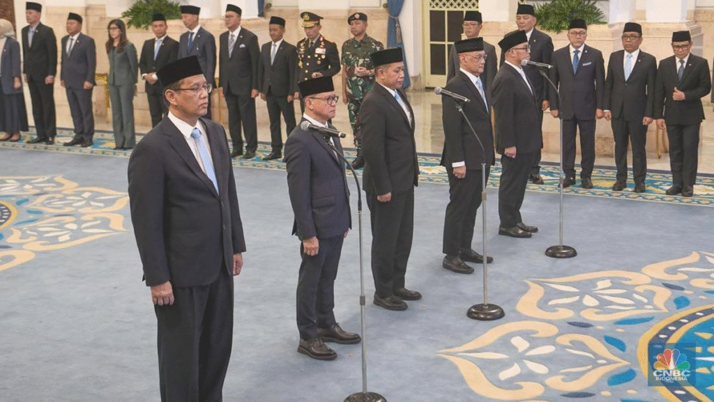 Heboh Reshuffle Kabinet 2025 Bawa Kejutan: Dua Kali Ganti Menteri dalam Sebulan!