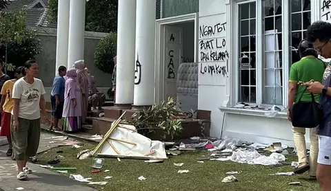 Uya Kuya Tegang Temui Terduga Pelaku Penjarahan Rumahnya