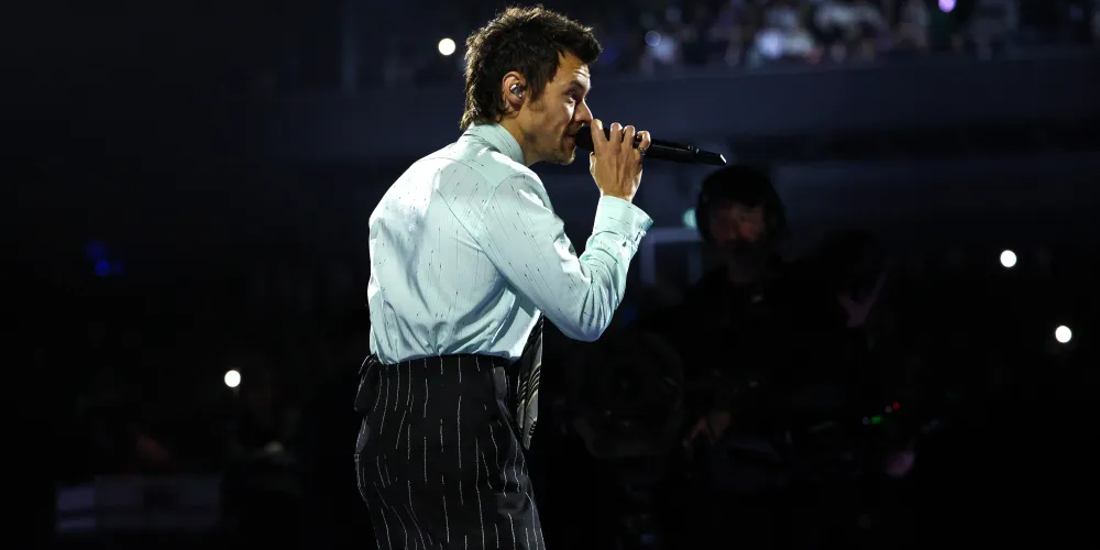 Harry Styles Debutkan What Is Enough di MSG, Lagu untuk Liam Payne 4 Harry Styles Debutkan What Is Enough di MSG, Lagu untuk Liam Payne